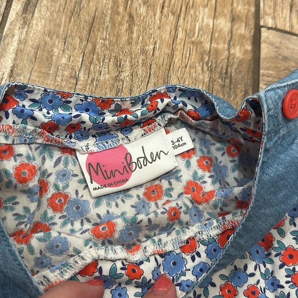 Mini Boden Floral Romper Size 3-4 years - Picture 2 of 4